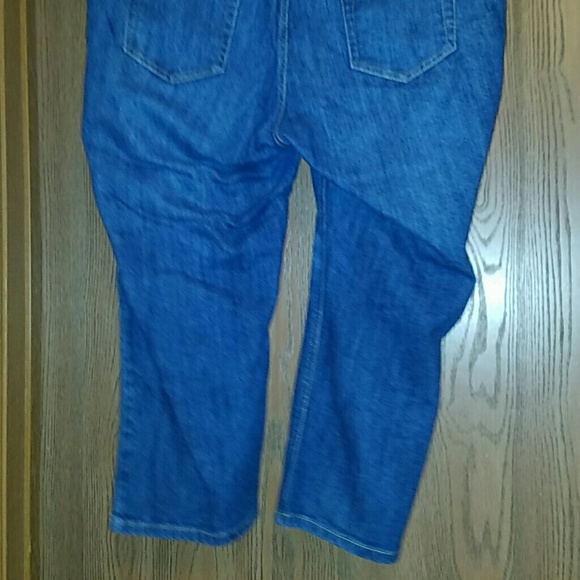 Liz Lange maternity capri jeans - Picture 5 of 6